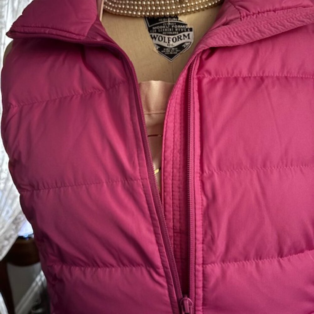 Women's Medium Lands' End Down Puffer Vest BRAND NEW PINK FUCHSIA